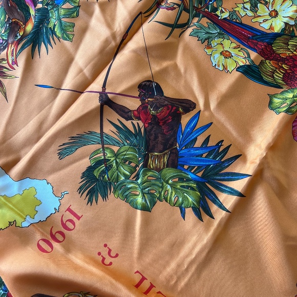VINTAGE RARE MOSCHINO 1990 BRAZIL SILK SCARF - Picture 5 of 6